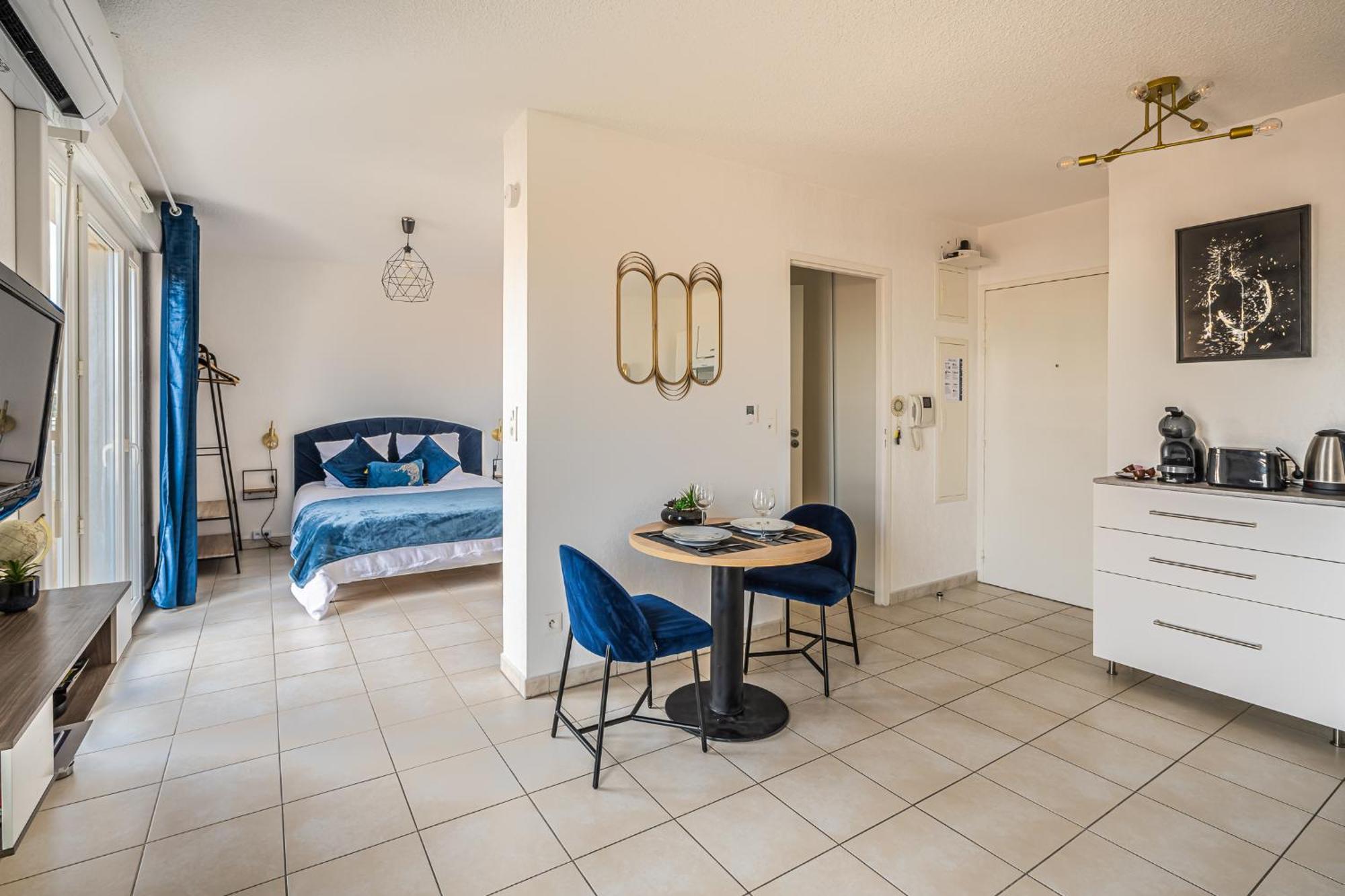 Appartement "Cote Canal", Terrasse , Climatisation , Parking Prive Нарбон Екстериор снимка